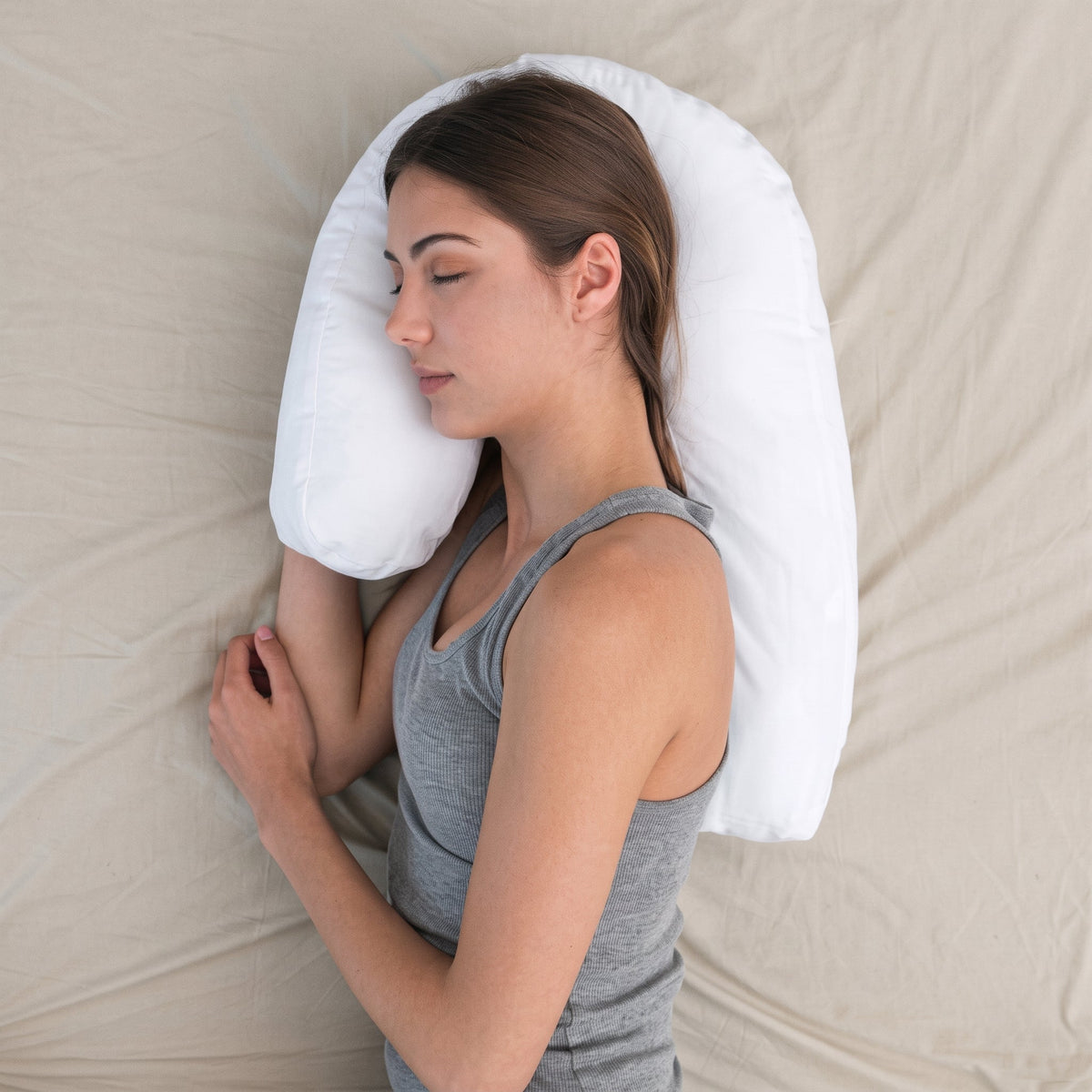 Ergonomisches Seitenschläferkissen mit Ohrloch - Body Pillows - Weiß - Voldeva