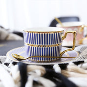 Gemustertes Teetassen-Set mit Goldenen Griffen und Untertasse - Teetassen - Blau - Voldeva