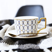Gemustertes Teetassen-Set mit Goldenen Griffen und Untertasse - Teetassen - Blau - Voldeva