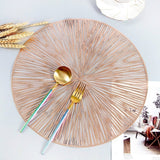 Geometrische Tischsets mit dekorativen Mustern