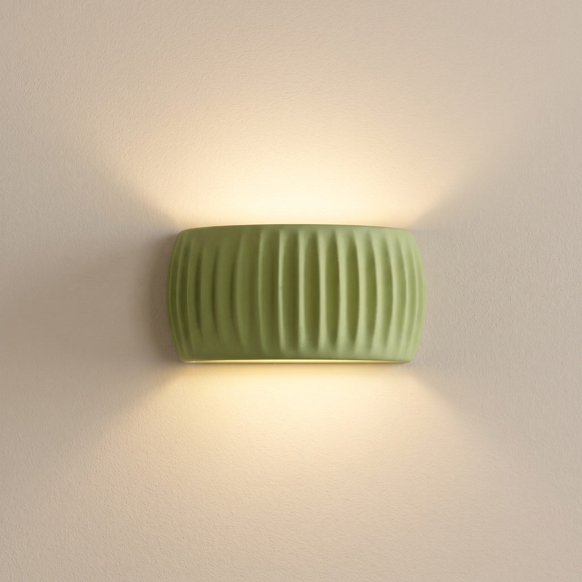Gerillte LED Wandleuchte mit Keramikoptik - Wall Light Fixtures - Grün - Voldeva