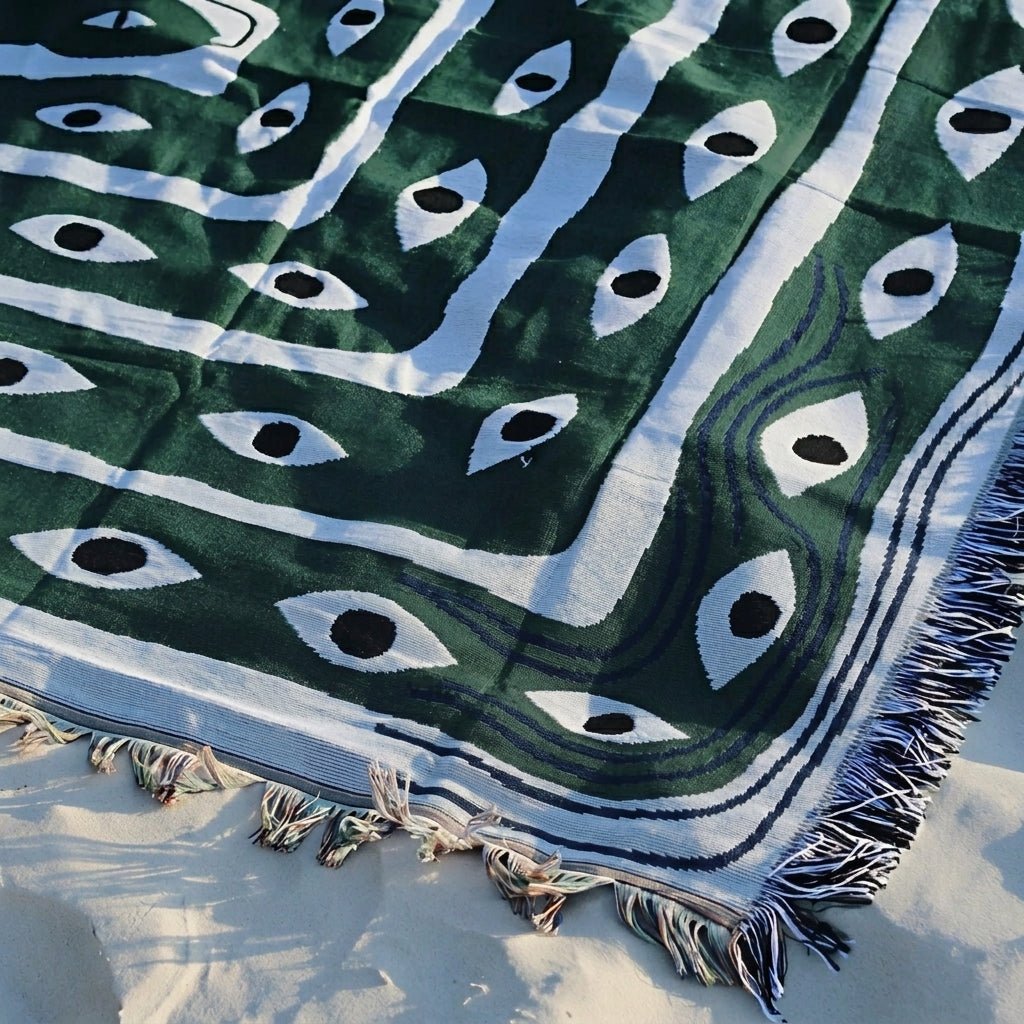 Gewebte Überwurfdecke mit Böses - Auge - Muster und Fransenrand - Picknickdecke - Voldeva