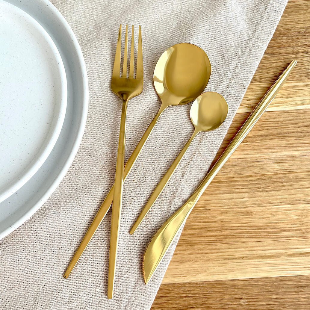 GoldenSet – Minimalistisches Edelstahl Besteckset 24 - teilig - Utensilien Set - Voldeva
