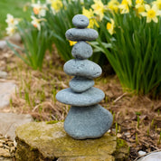 Handgefertigte Kalkstein Cairn Skulptur für Gartendekoration - Cairn - Gartenstatue - Voldeva