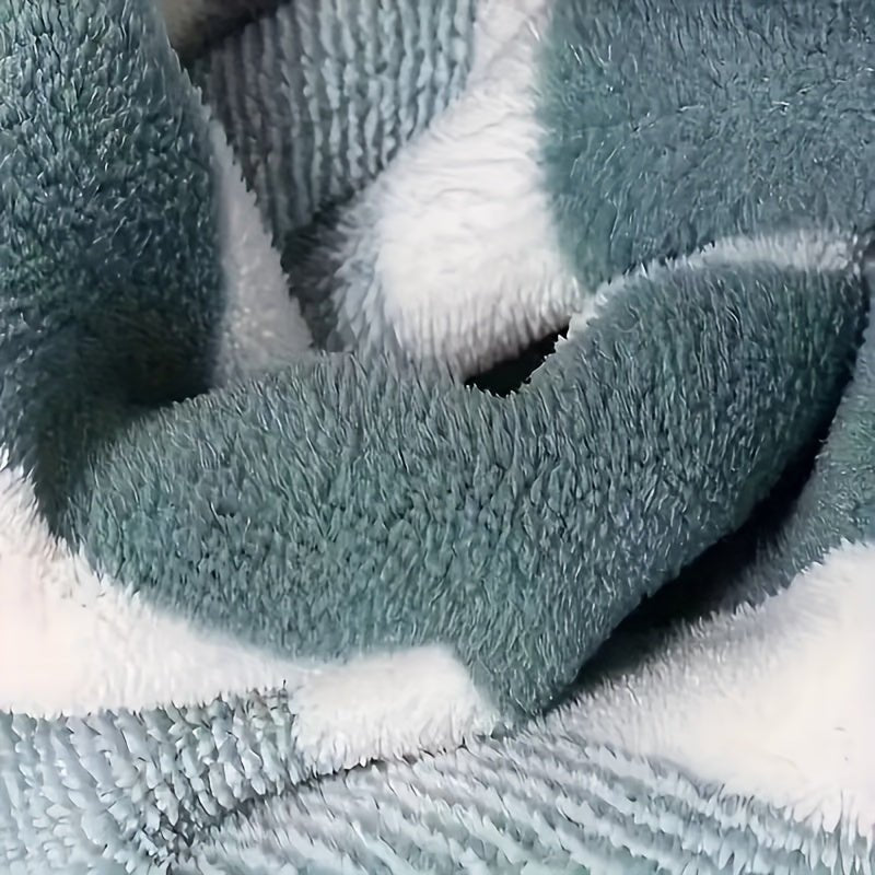 Handtuch Set aus weichem Vlies für Bad und Wellness - Handtuchsets - Grün - Voldeva