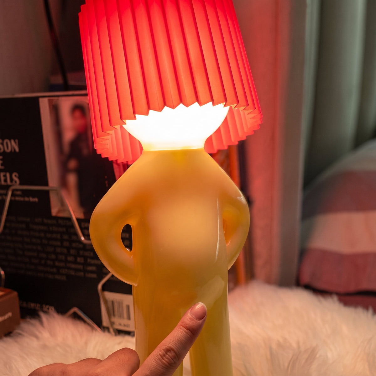 Human Figuren-Tischleuchte mit Plissee-Schirm - Table Lamps - Rosa - Voldeva