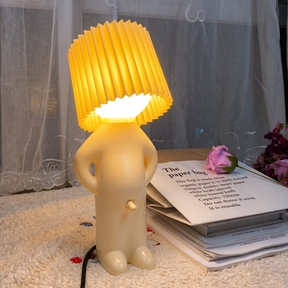 Human Figuren-Tischleuchte mit Plissee-Schirm - Table Lamps - Gelb - Voldeva