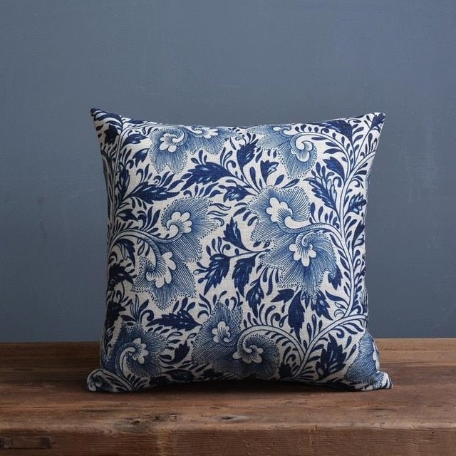 Imperial Blau – Luxuriöser Kissenbezug mit Traditionellem Chinesischem Porzellanmuster - Cushion - Voldeva