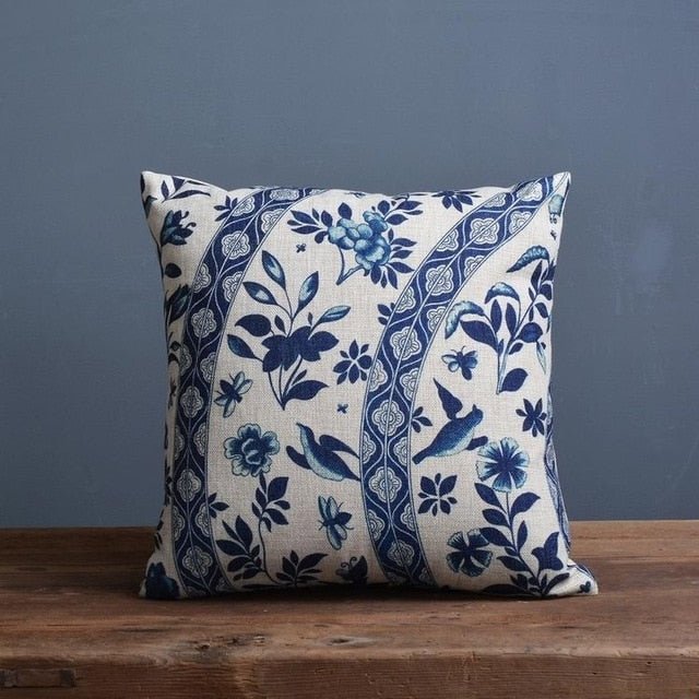 Imperial Blau – Luxuriöser Kissenbezug mit Traditionellem Chinesischem Porzellanmuster - Cushion - Voldeva