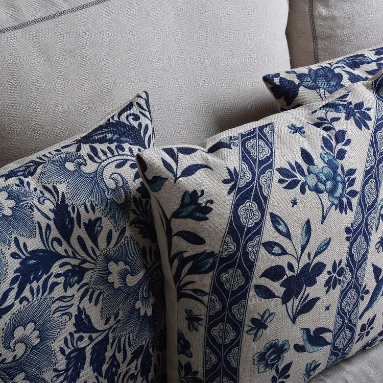Imperial Blau – Luxuriöser Kissenbezug mit Traditionellem Chinesischem Porzellanmuster - Cushion - Voldeva