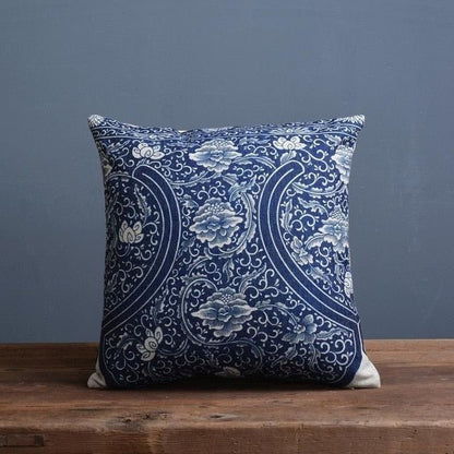 Imperial Blau – Luxuriöser Kissenbezug mit Traditionellem Chinesischem Porzellanmuster - Cushion - Voldeva