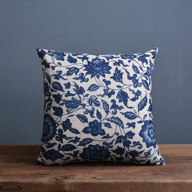 Imperial Blau – Luxuriöser Kissenbezug mit Traditionellem Chinesischem Porzellanmuster - Cushion - Voldeva