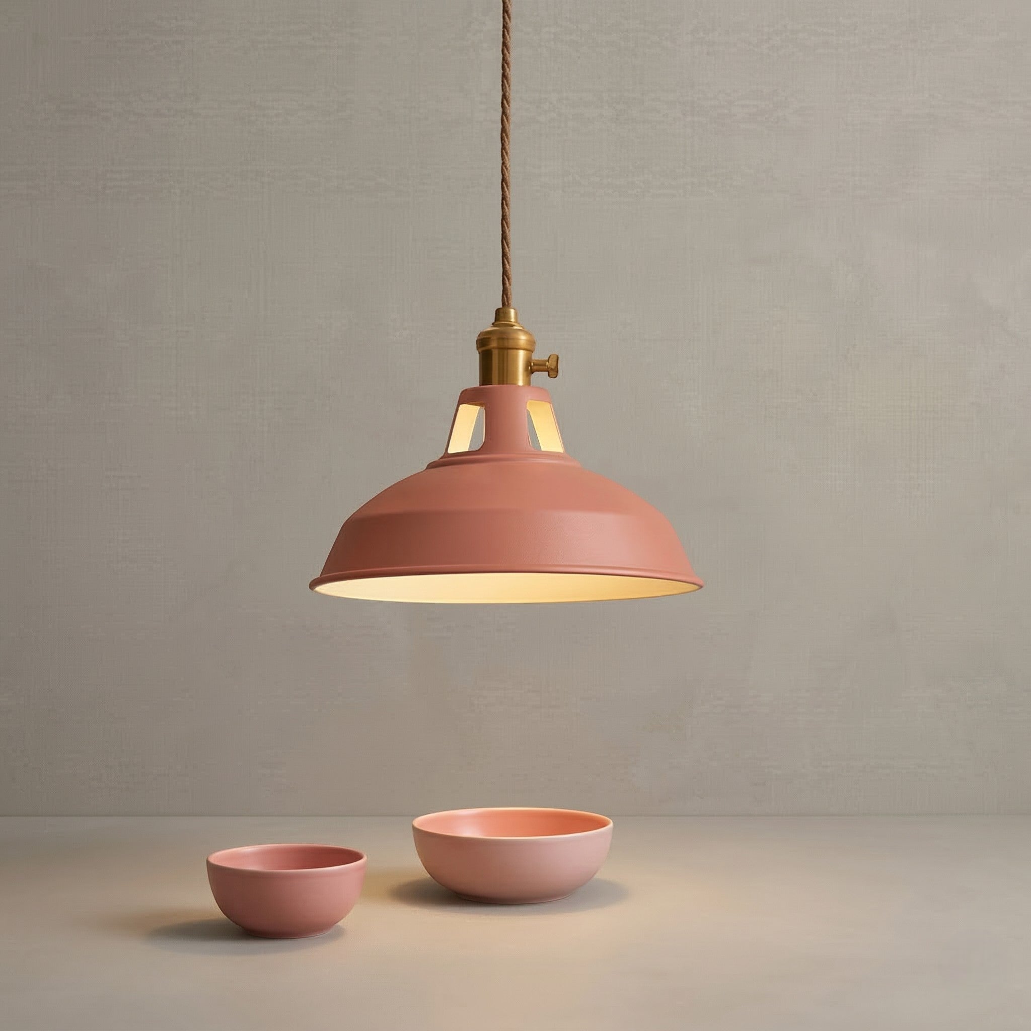 Industrielle Pendelleuchte im bunten Dome - Design - Pendants - Rosa - Voldeva