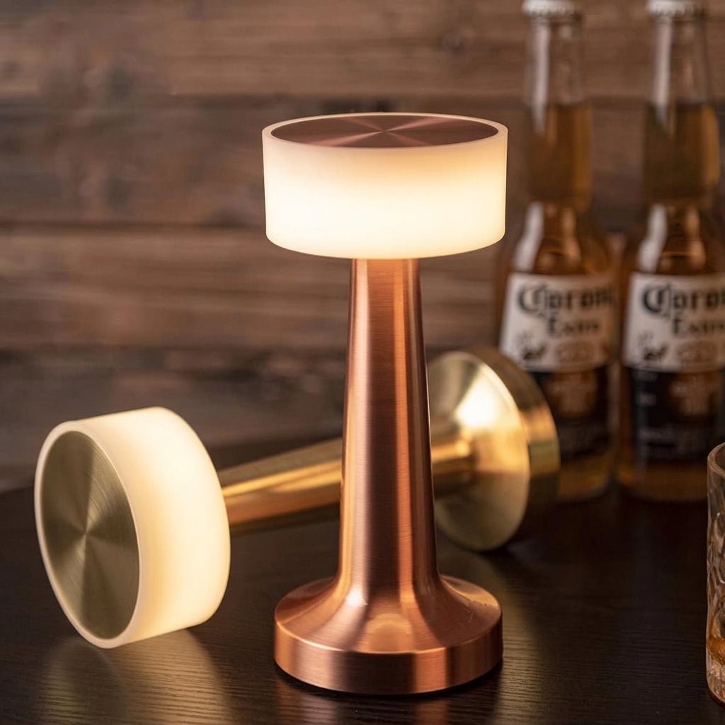 Kabellose LED Tischleuchte mit Rundem Schirm und Schlankem Standfuß - Tischlampen - Bronze - Voldeva