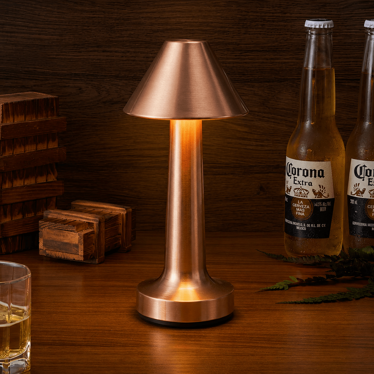 Kabellose LED Tischleuchte mit Rundem Schirm und Schlankem Standfuß - Tischlampen - Bronze - Voldeva