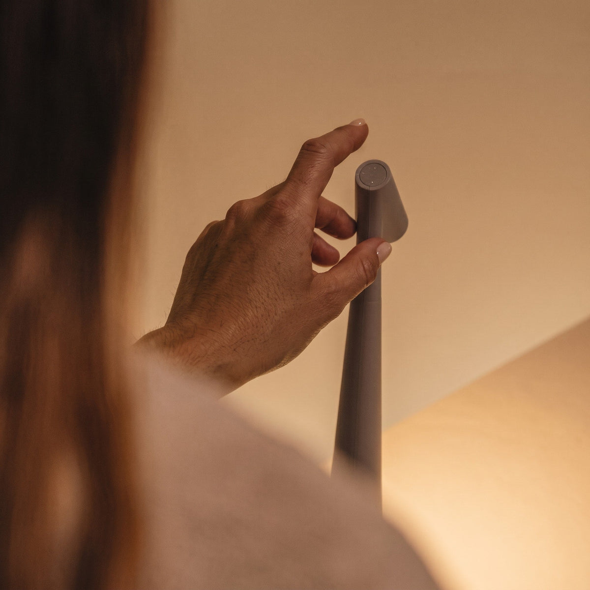 Kabellose LED Touch-Tischleuchte im Nordischen Design - Table Lamps - Braun - Voldeva