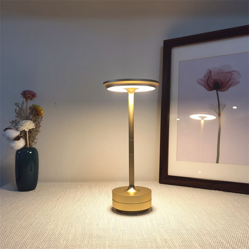 Kabellose Metall Tischlampe mit Touch-Bedienung - Table Lamps - Gold - Voldeva