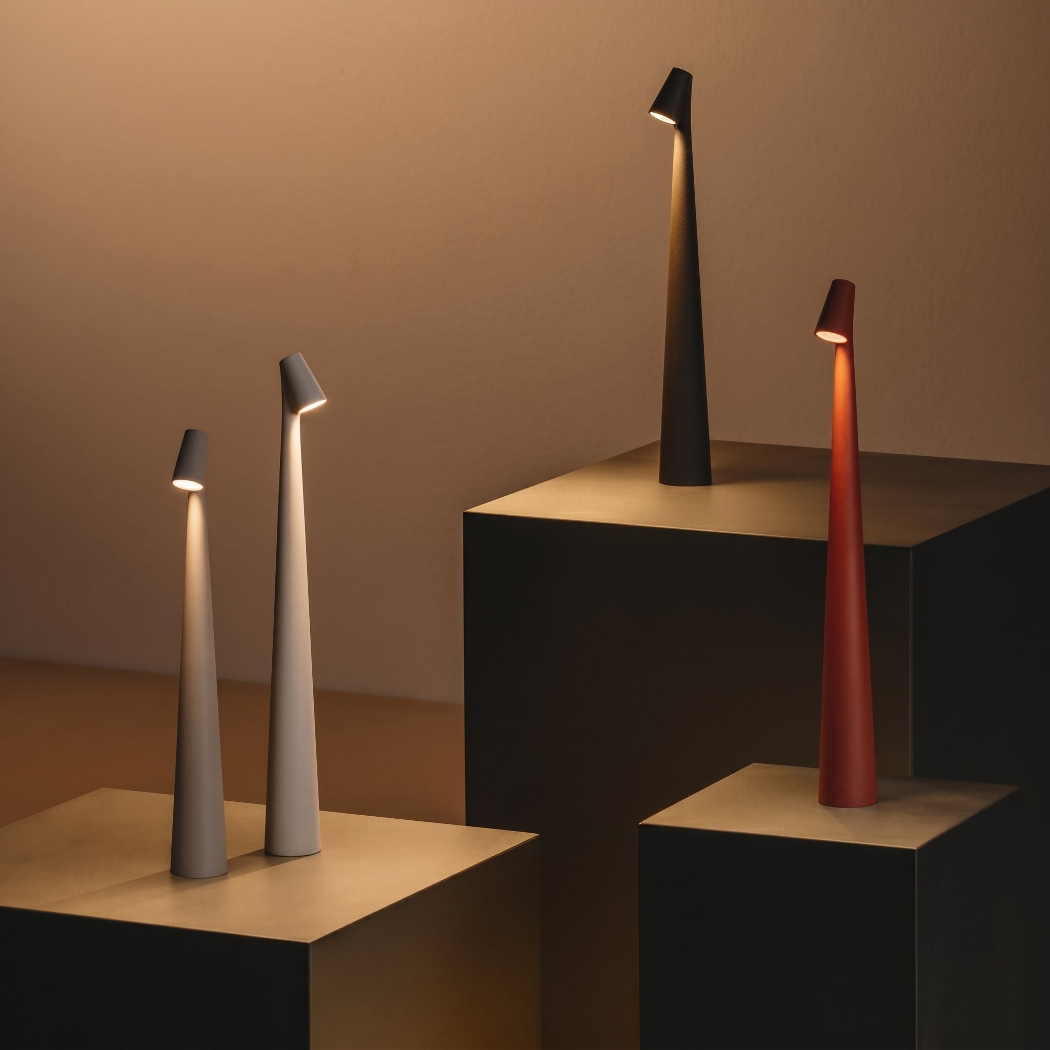 Kabellose Schlanke Tischlampe im Modernen Kegeldesign - Tischlampe - Orange - Voldeva