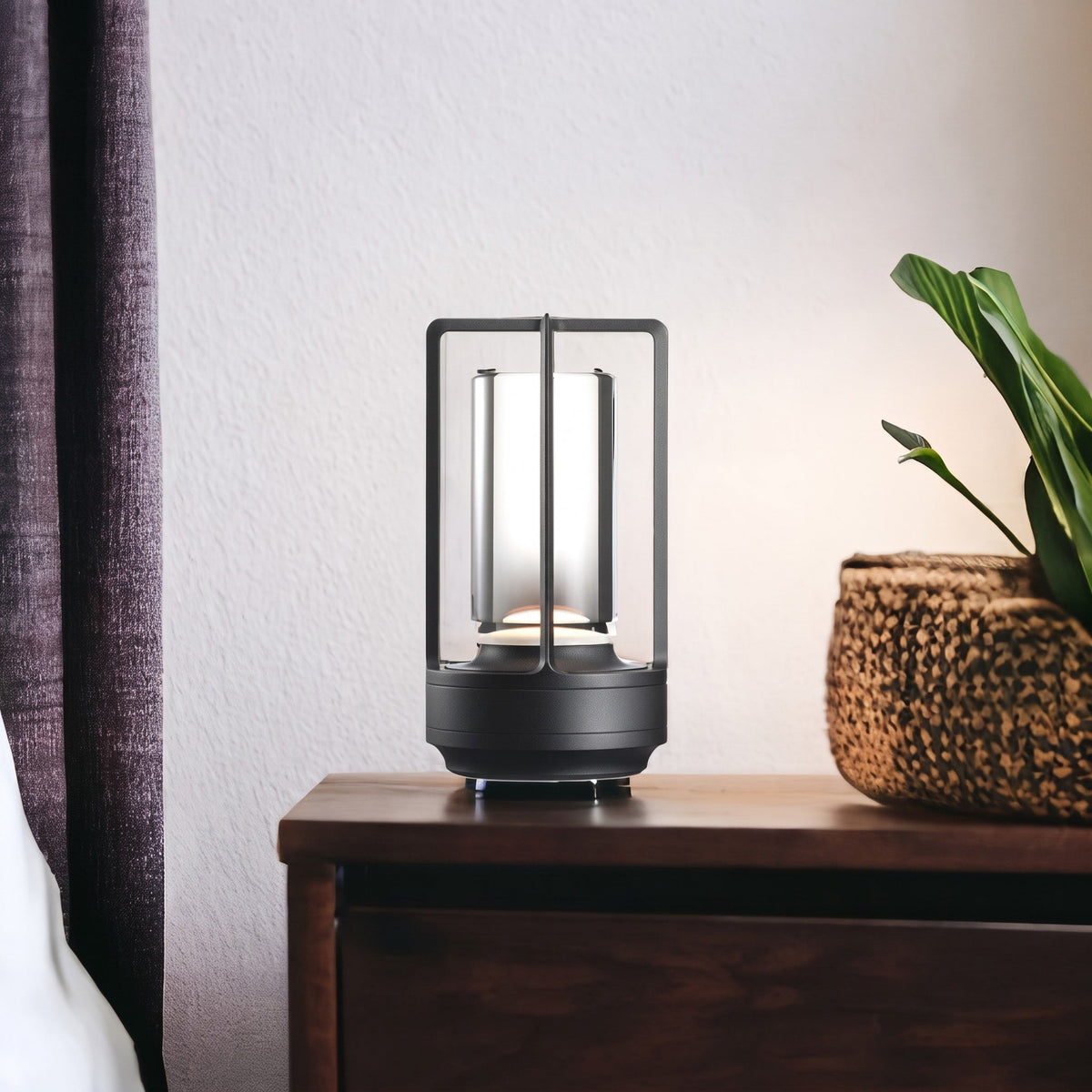 Kabellose Tischleuchte im Laternen-Design mit Touch-Bedienung - Table Lamps - Schwarz - Voldeva