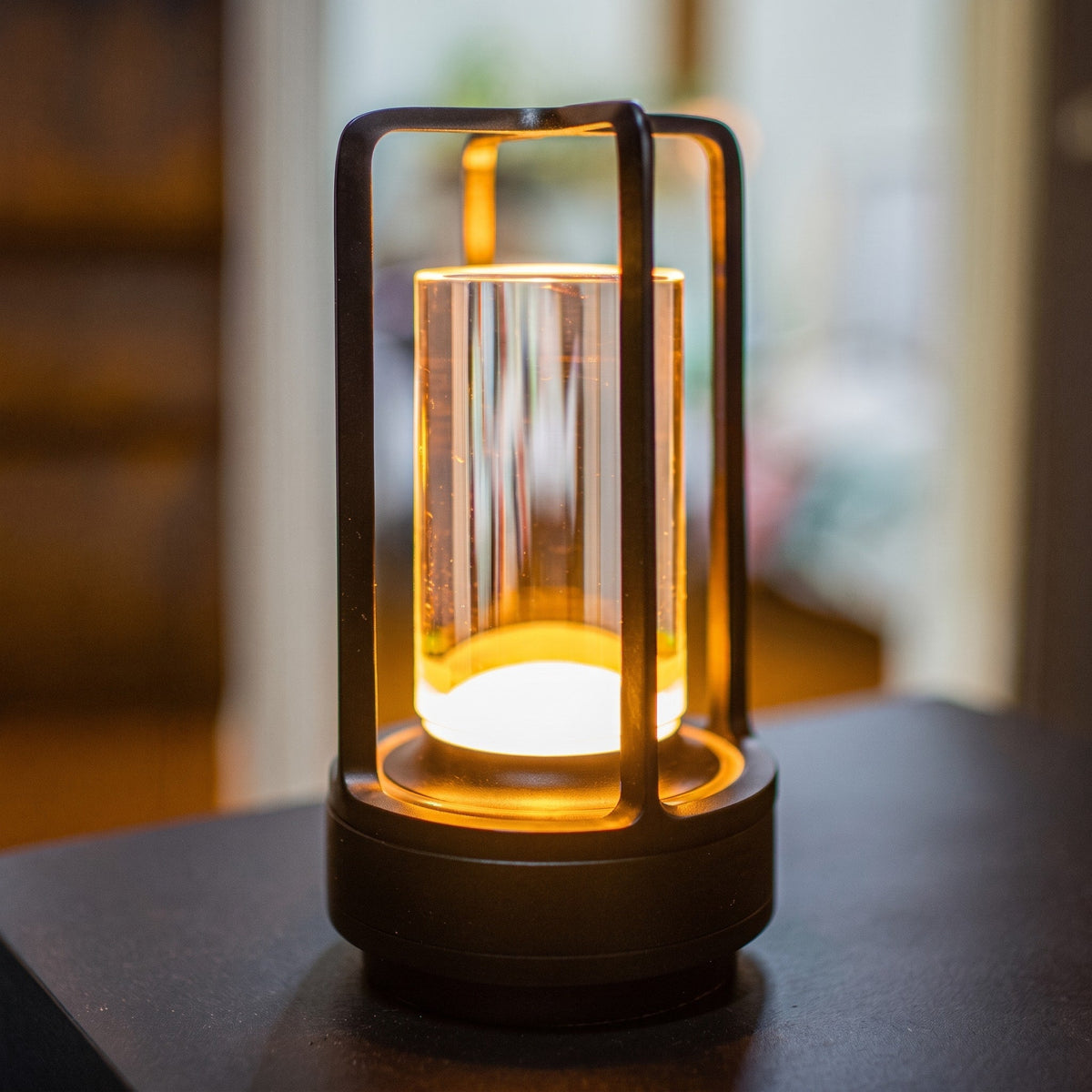 Kabellose Tischleuchte im Laternen-Design mit Touch-Bedienung - Table Lamps - Schwarz - Voldeva