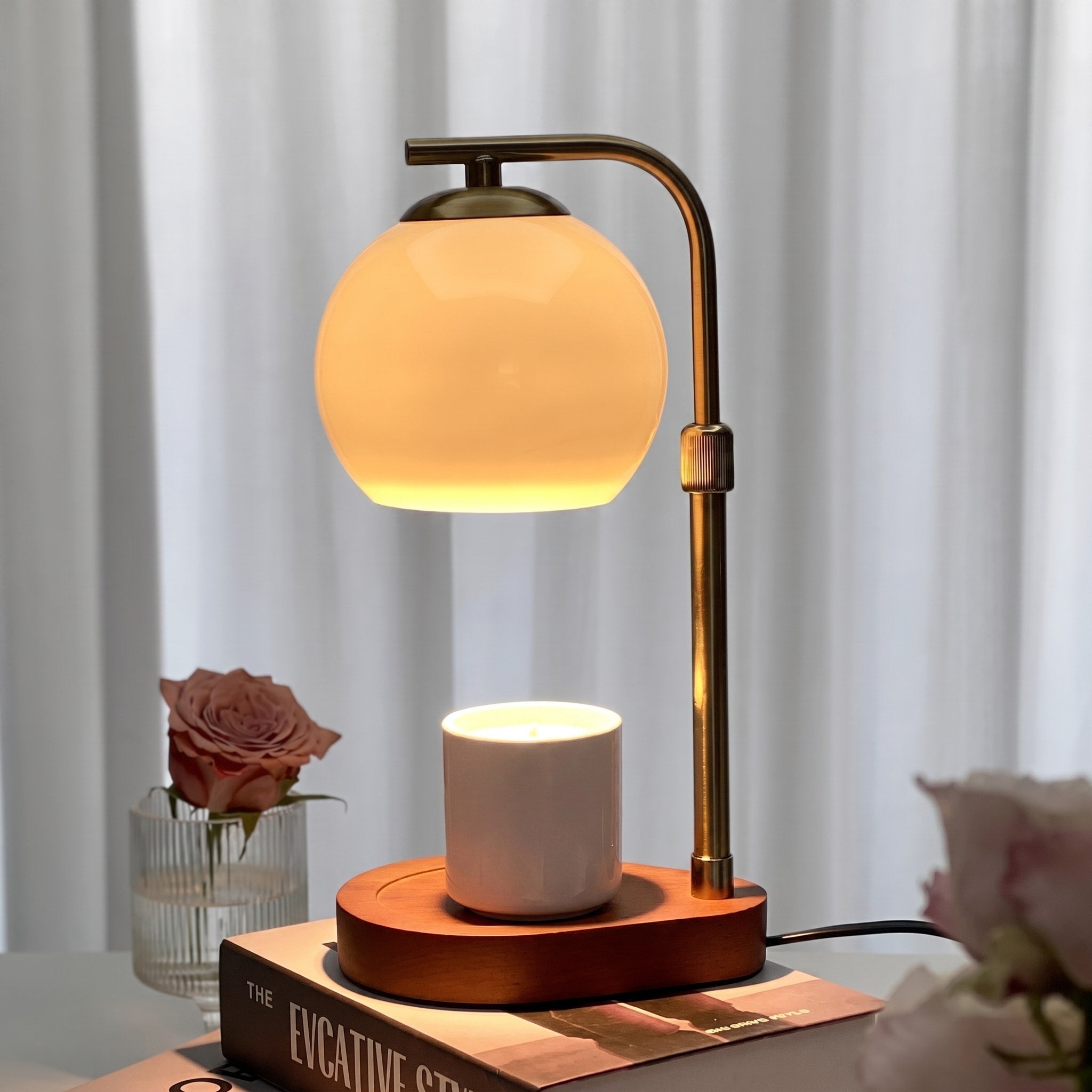 Kerzenwärmer Lampe mit Glaskugel Design und Holzsockel - Table Lamps - Beige - Voldeva
