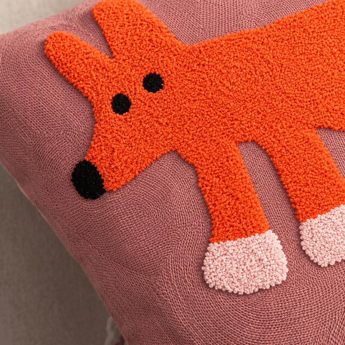 Kissenbezug mit Tier-Stickerei im Cartoon-Design - Chair & Sofa Cushion Covers - Fuchs - Voldeva