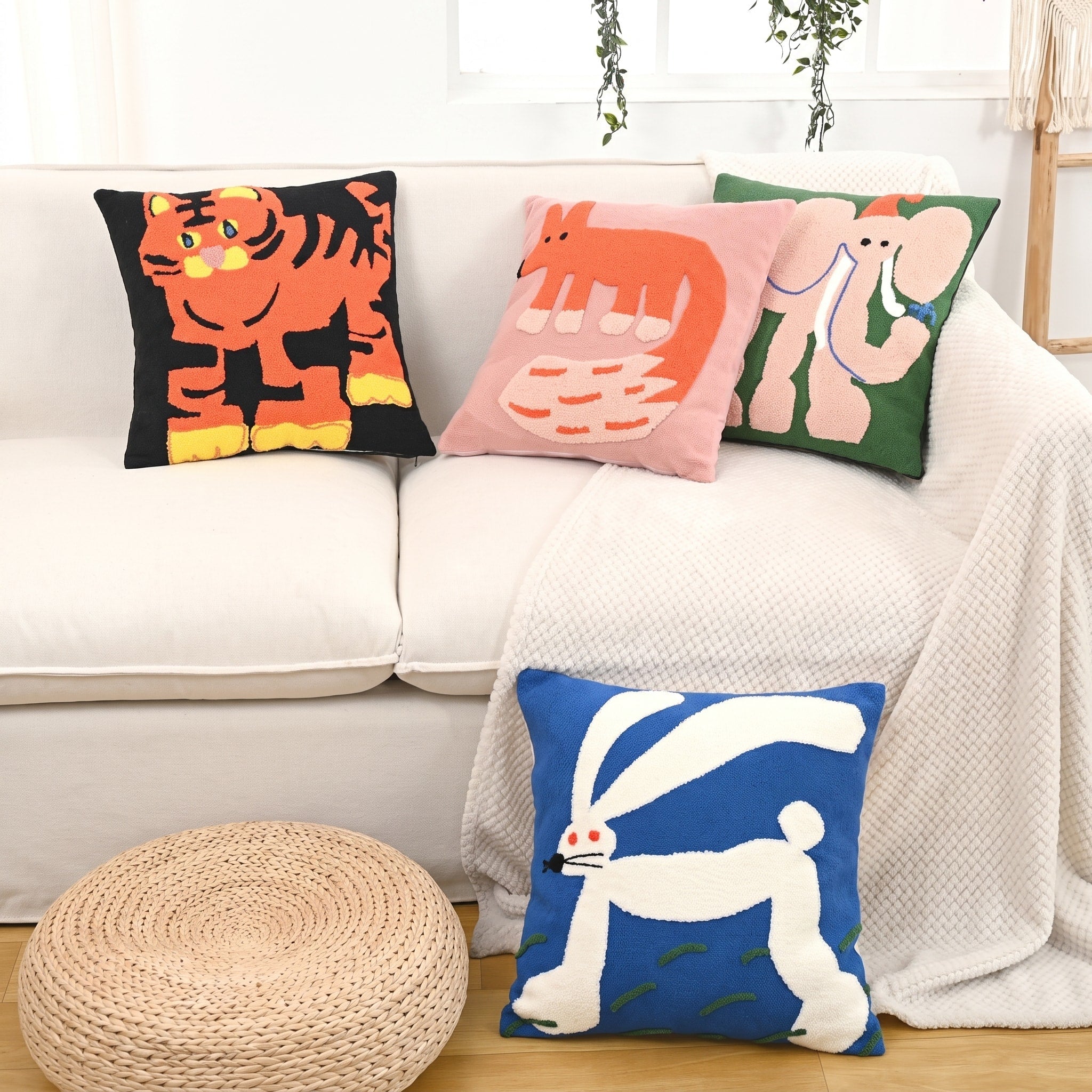 Kissenbezug mit Tier-Stickerei im Cartoon-Design - Chair & Sofa Cushion Covers - Hase - Voldeva