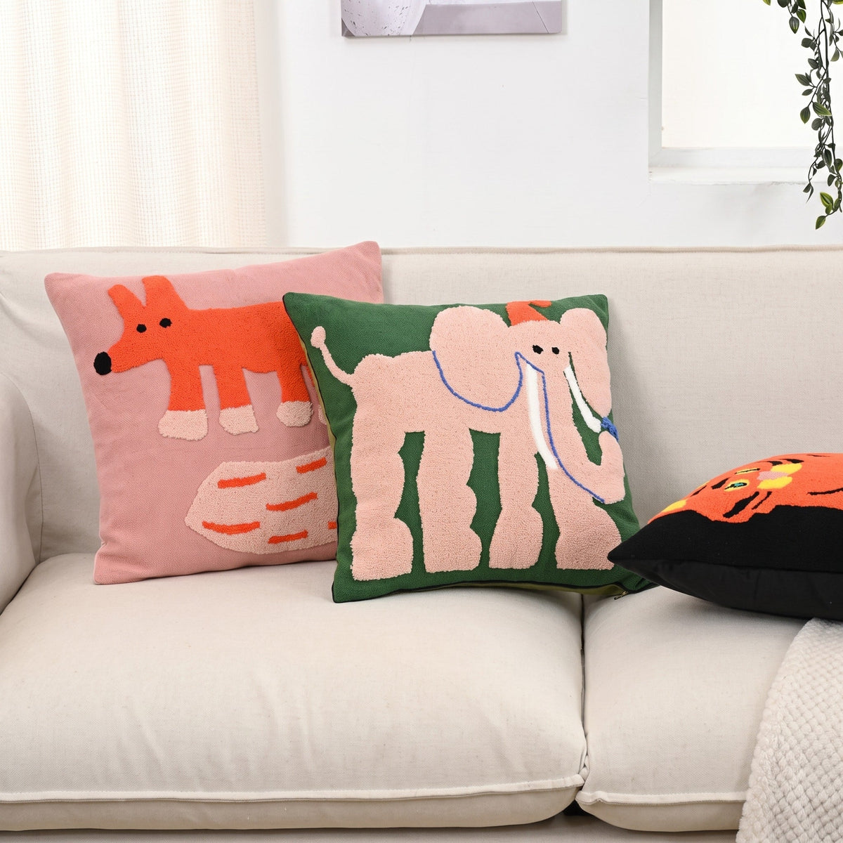 Kissenbezug mit Tier-Stickerei im Cartoon-Design - Chair & Sofa Cushion Covers - Hase - Voldeva
