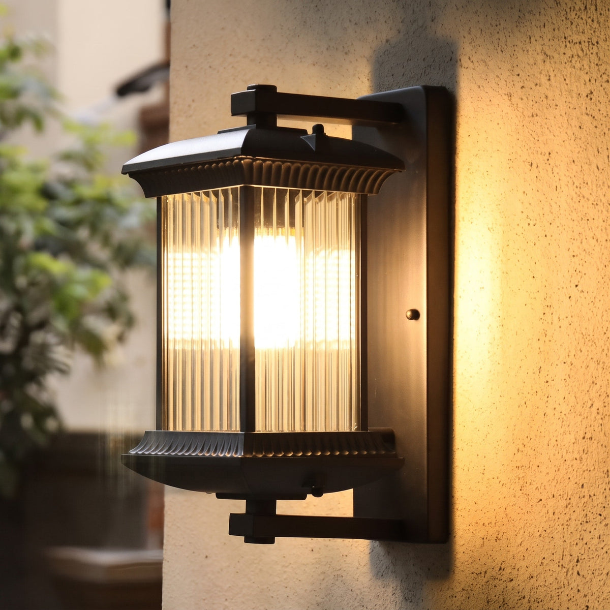 Klassische Außenwandleuchte im Laternen-Design für Eingangsbereiche - Wall Light Fixtures - Voldeva