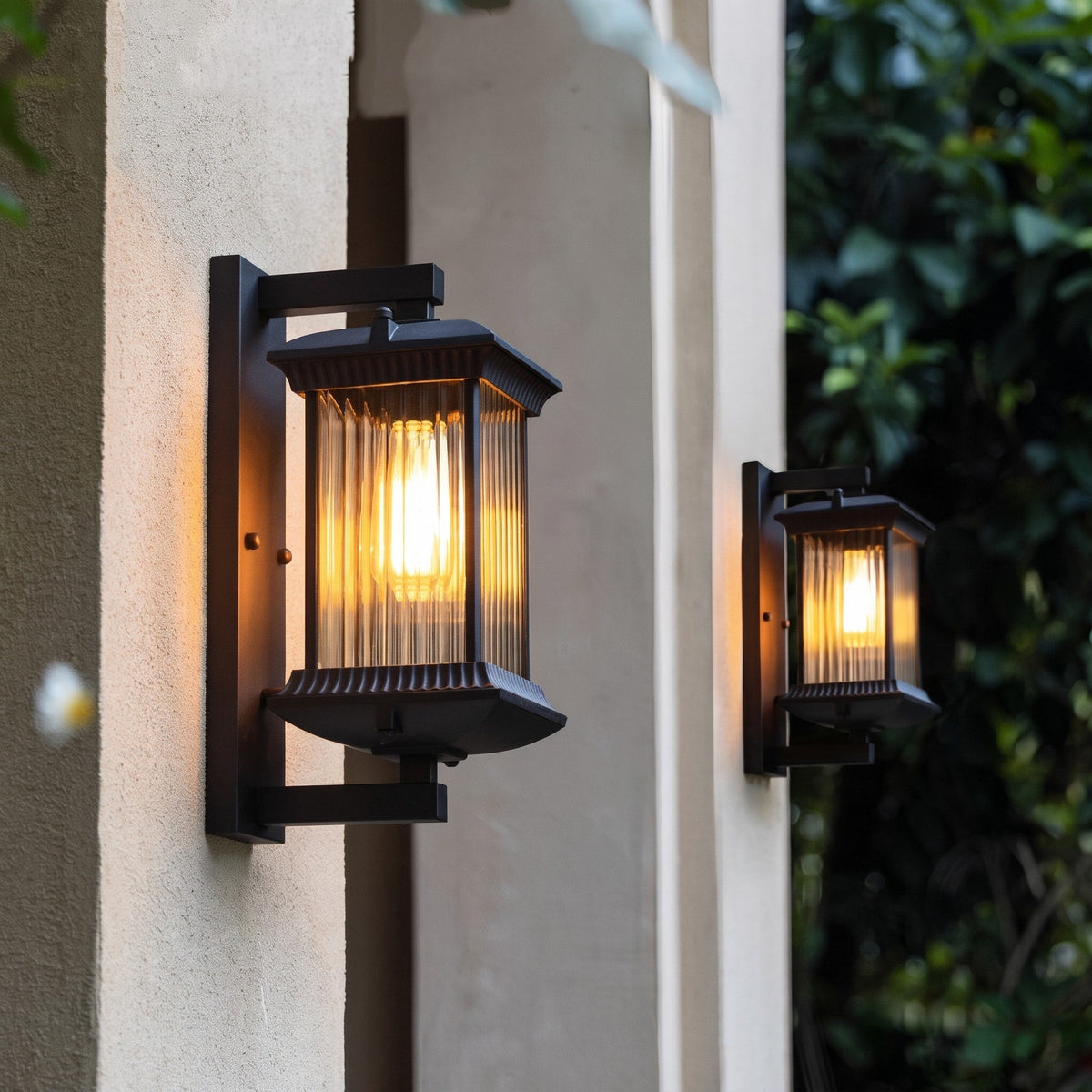 Klassische Außenwandleuchte im Laternen-Design für Eingangsbereiche - Wall Light Fixtures - Voldeva