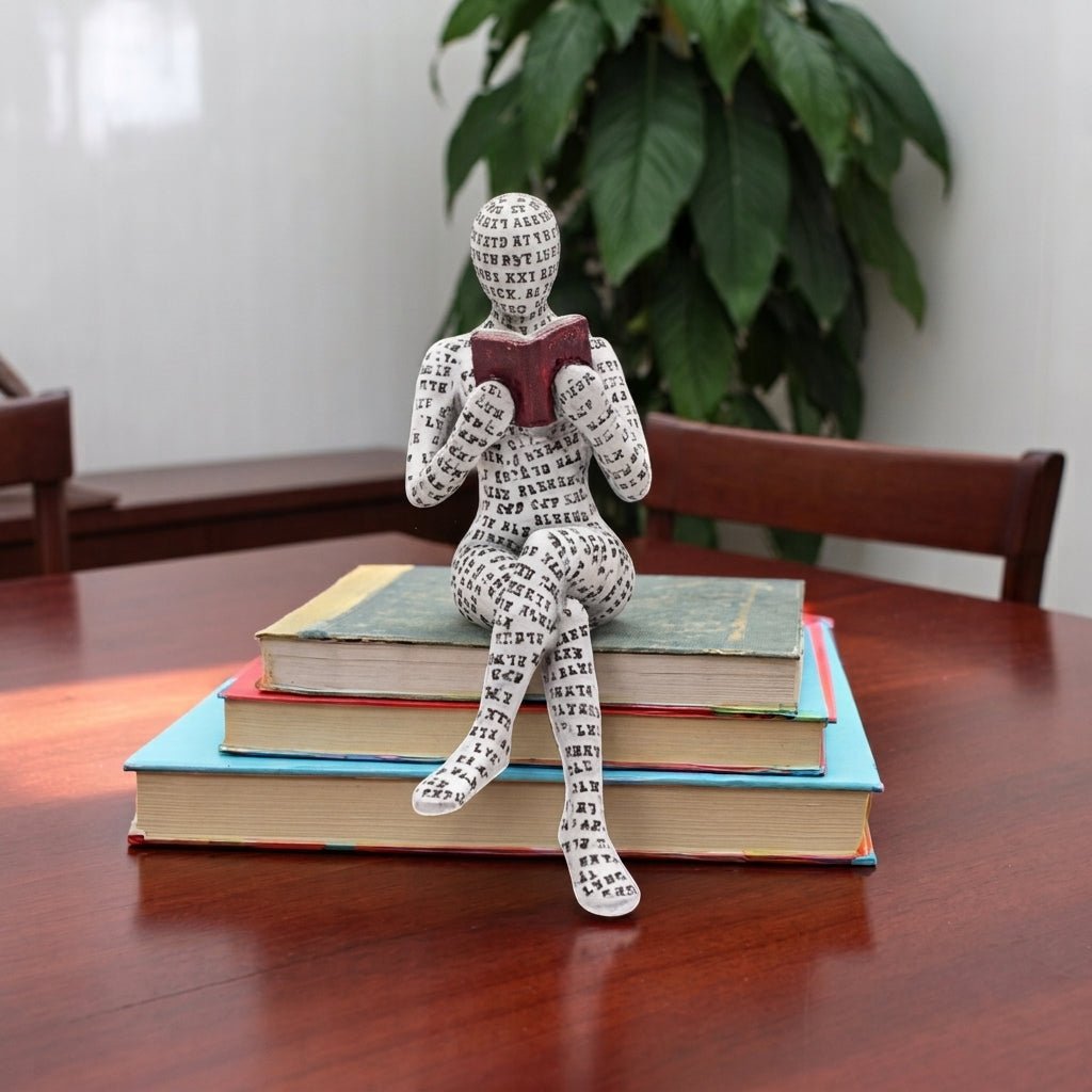 Kreative Abstrakte Buchliebhaber Sitzende & Liegende Figur Skulptur - Figuren - Gelehrter - Voldeva