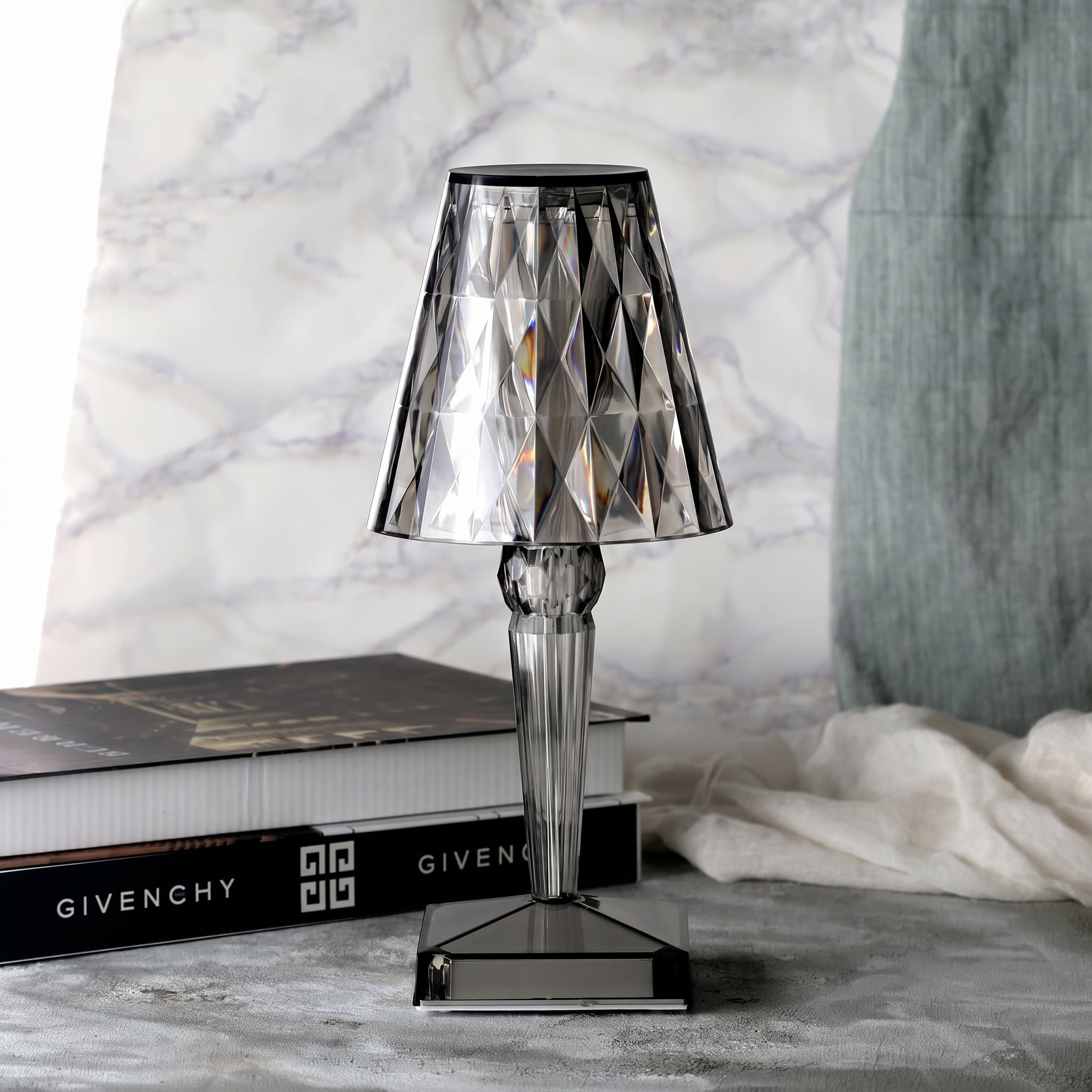 Kristall Diamantförmige Tischlampe mit Quadratischem Sockel - Tischlampe - Rauchiger Kristall - Voldeva