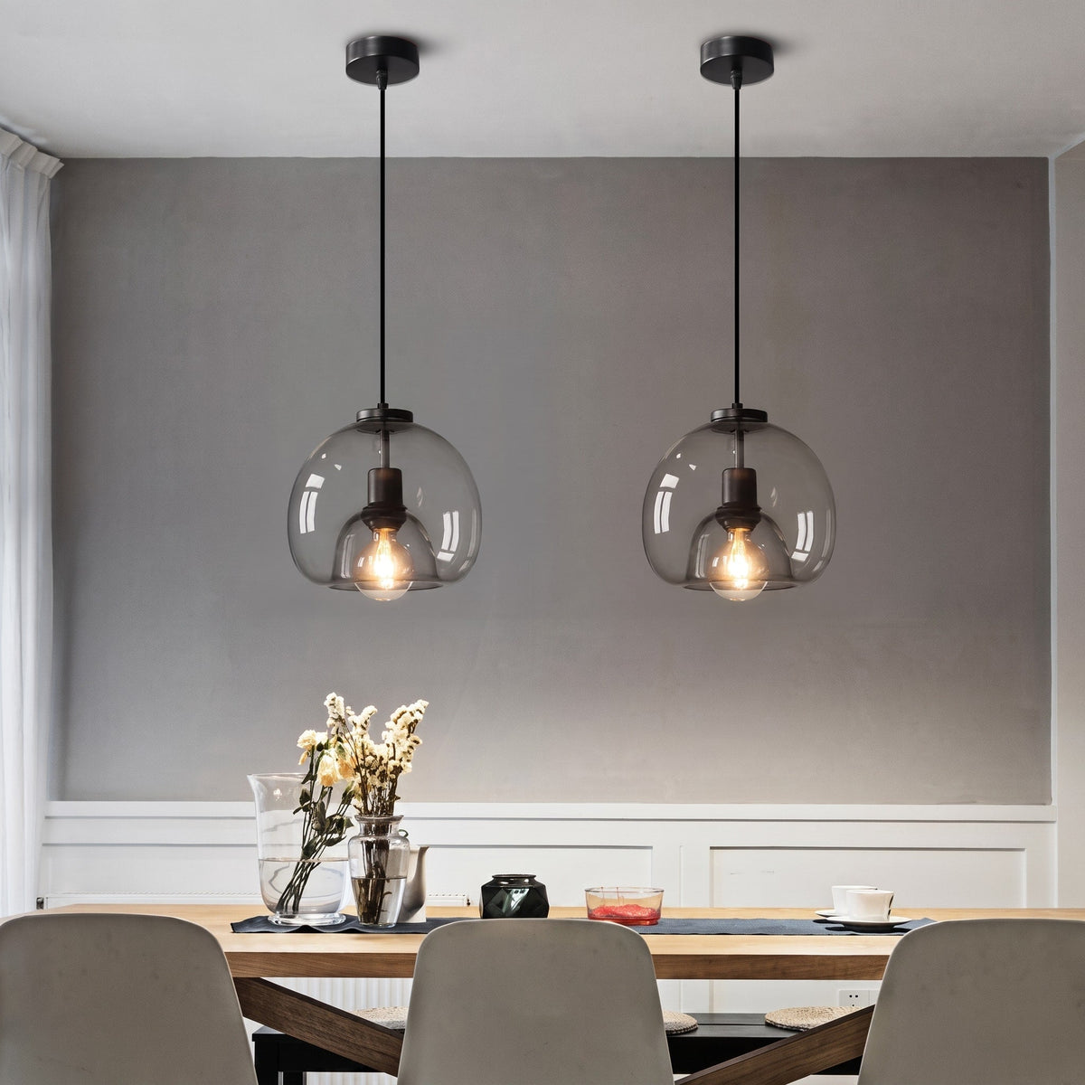 Kugelförmige Glas-Pendelleuchte im minimalistischen Design - Pendant Light Fixtures - Voldeva