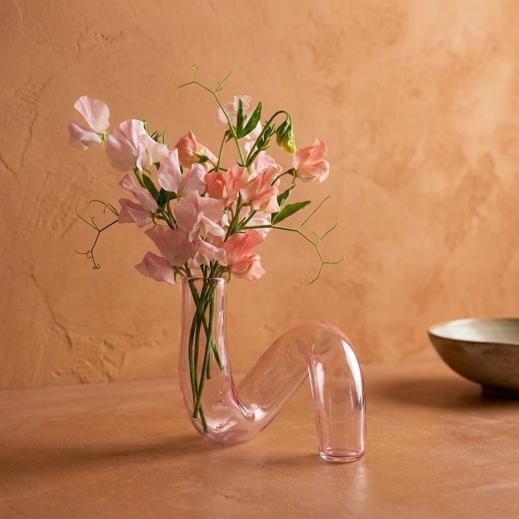 Kurvenförmige Vase mit Kerzenhalter - Vasen - Rosa - Voldeva