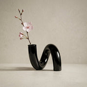 Kurvenförmige Vase mit Kerzenhalter - Vasen - Schwarz - Voldeva