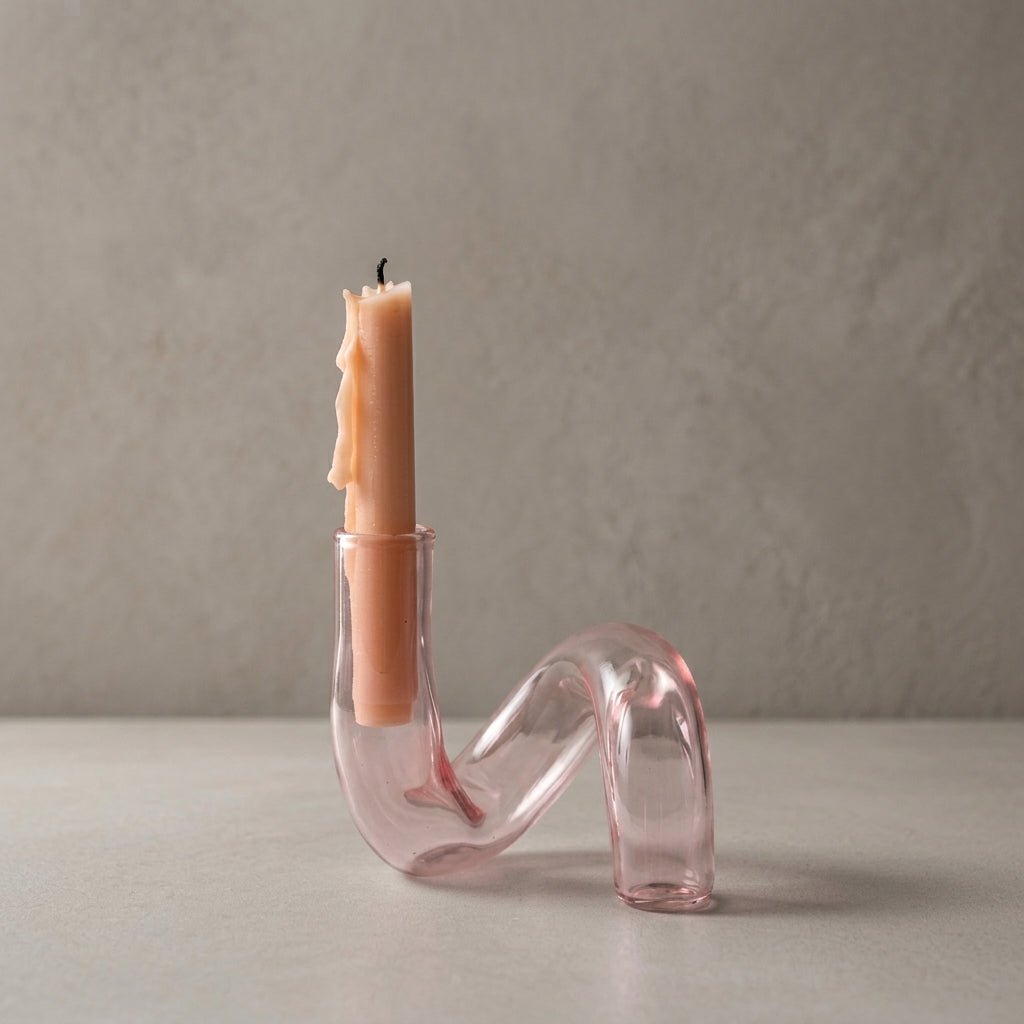 Kurvenförmige Vase mit Kerzenhalter - Vasen - Rosa - Voldeva