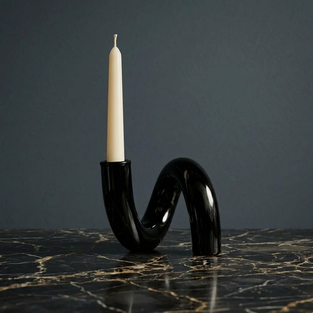 Kurvenförmige Vase mit Kerzenhalter - Vasen - Schwarz - Voldeva