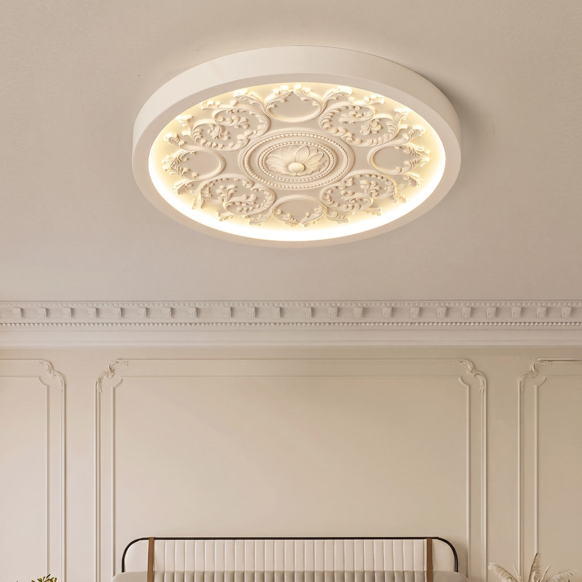 LED Deckenleuchte mit Blumenrelief im Barockstil - Ceiling Light Fixtures - Voldeva