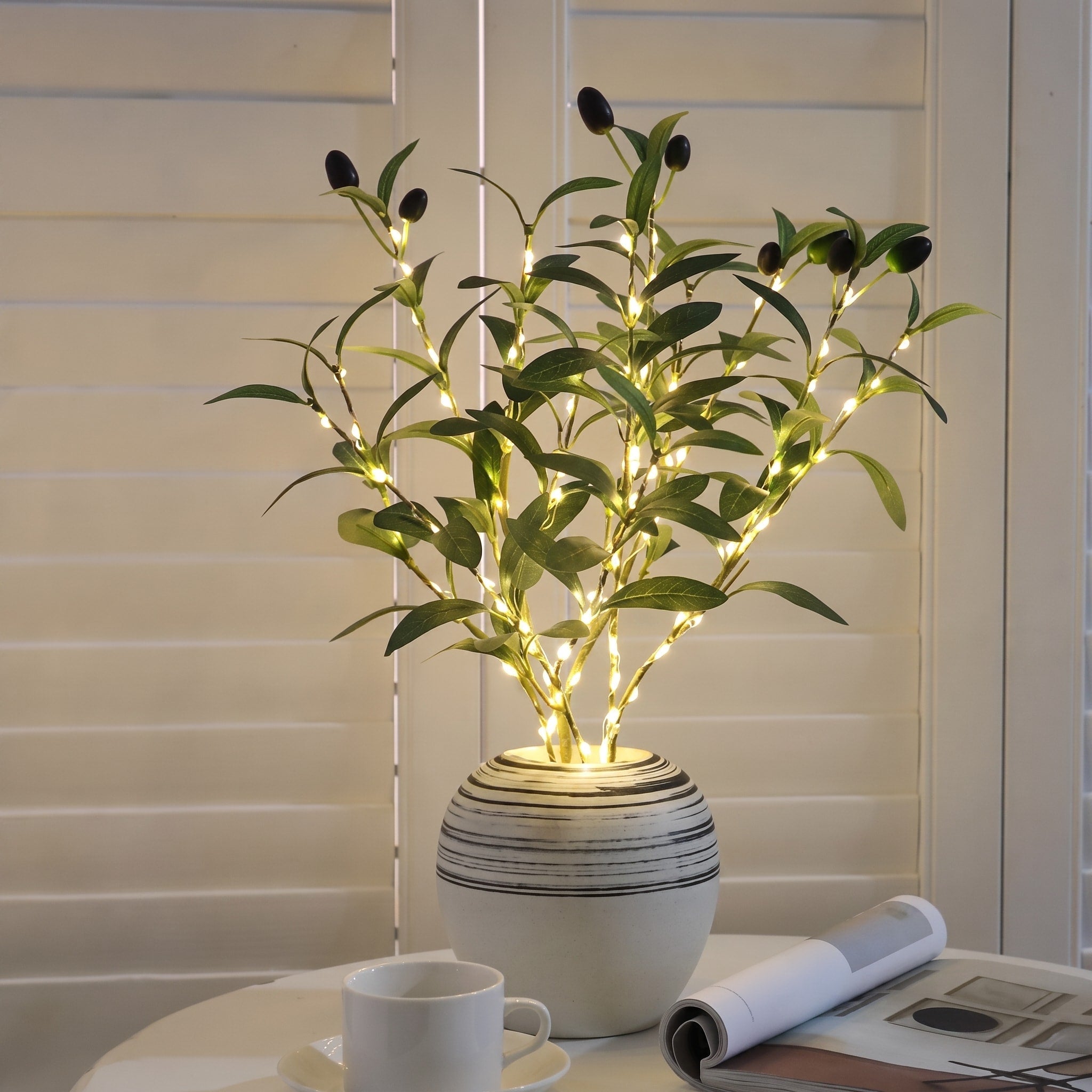 LED Olivenzweig Deko mit Lichterkette im Topf - Artificial Non-Flowering Plants - Olivenzweig - Voldeva