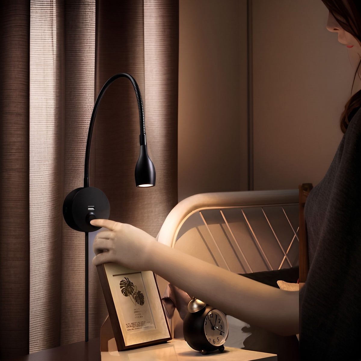 LED Wandleuchte mit Schwanenhals und USB Anschluss - Wall Light Fixtures - Warmes Licht - Voldeva