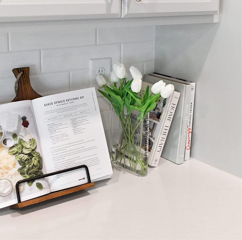 Lina – Transparente Buchvase aus Acryl für moderne Blumenarrangements - Blumenvase - Voldeva