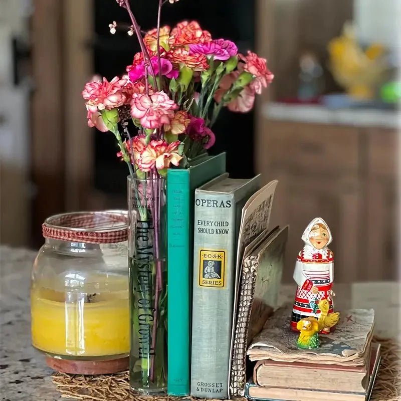 Lina – Transparente Buchvase aus Acryl für moderne Blumenarrangements - Blumenvase - Voldeva