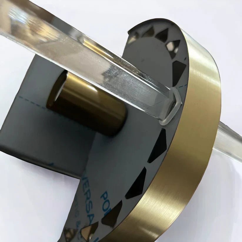 Luxuriöse Kristall - Wandleuchte mit Metallrahmen - Wandleuchte - Gold - Voldeva