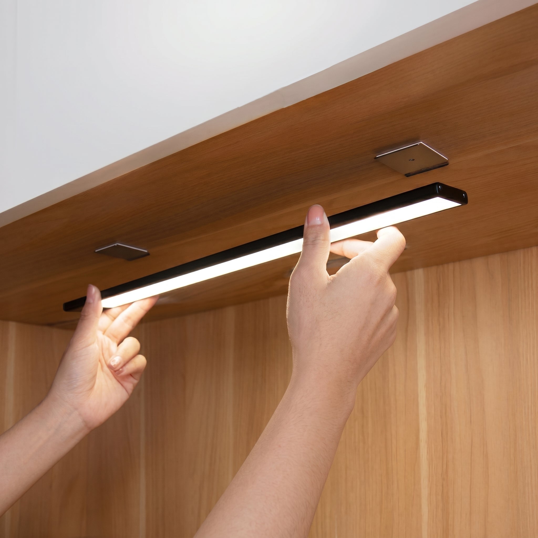 Magnetischer kabelloser LED - Lichtbalken mit Bewegungssensor - Magnetische Lichtleiste - Schwarz - Voldeva