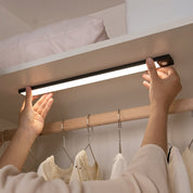 Magnetischer kabelloser LED - Lichtbalken mit Bewegungssensor - Magnetische Lichtleiste - Schwarz - Voldeva