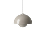Minimalistische Pendelleuchte Halbkugel-Form