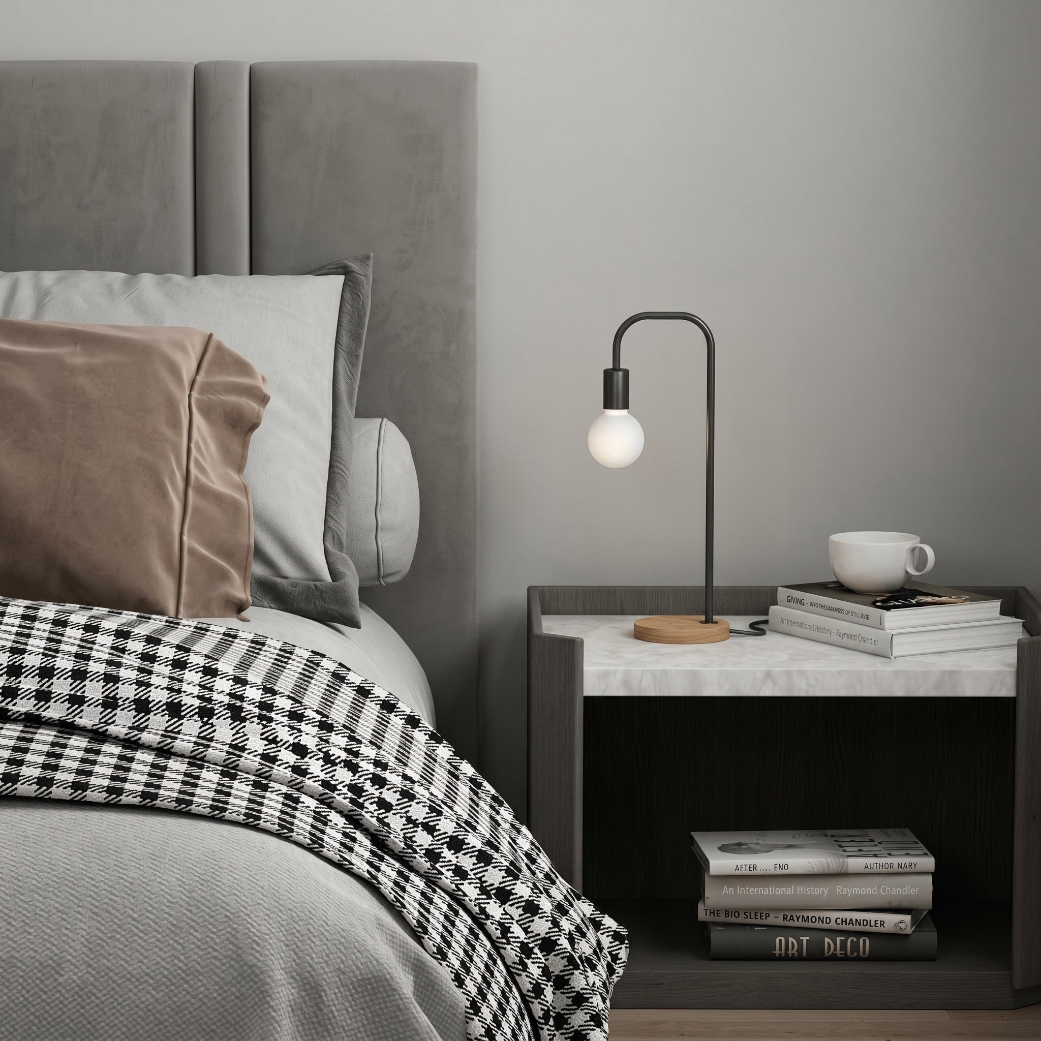 Minimalistische Tischlampe mit Gebogenem Metallarm - Lampen - Voldeva