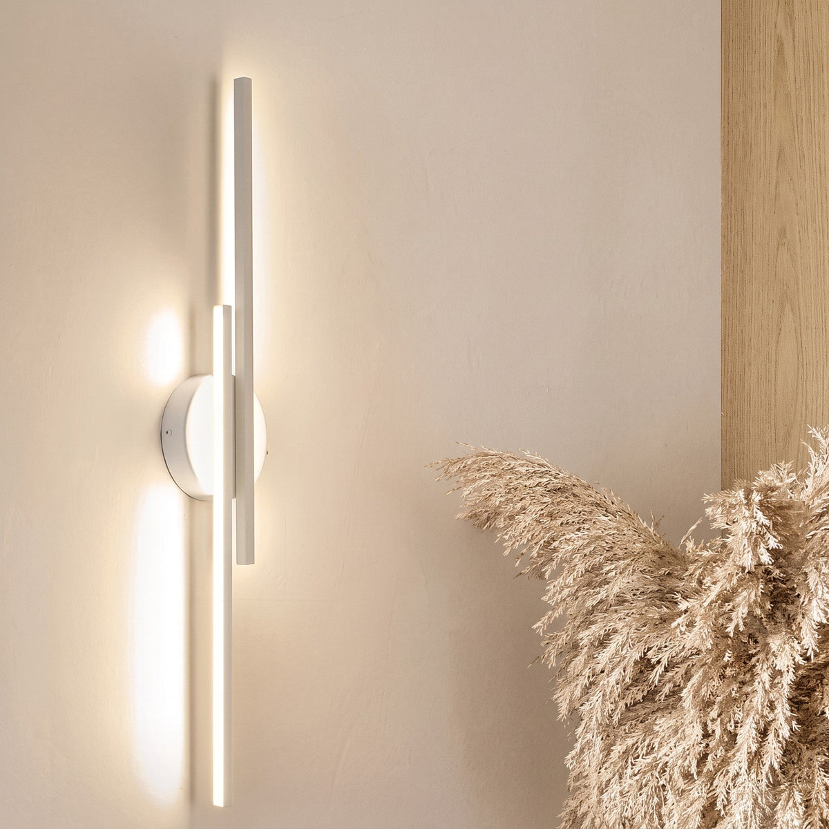 Minimalistische Wandleuchte mit Linearem Design und Scheibenelement - Wall Light Fixtures - Weiß - Voldeva