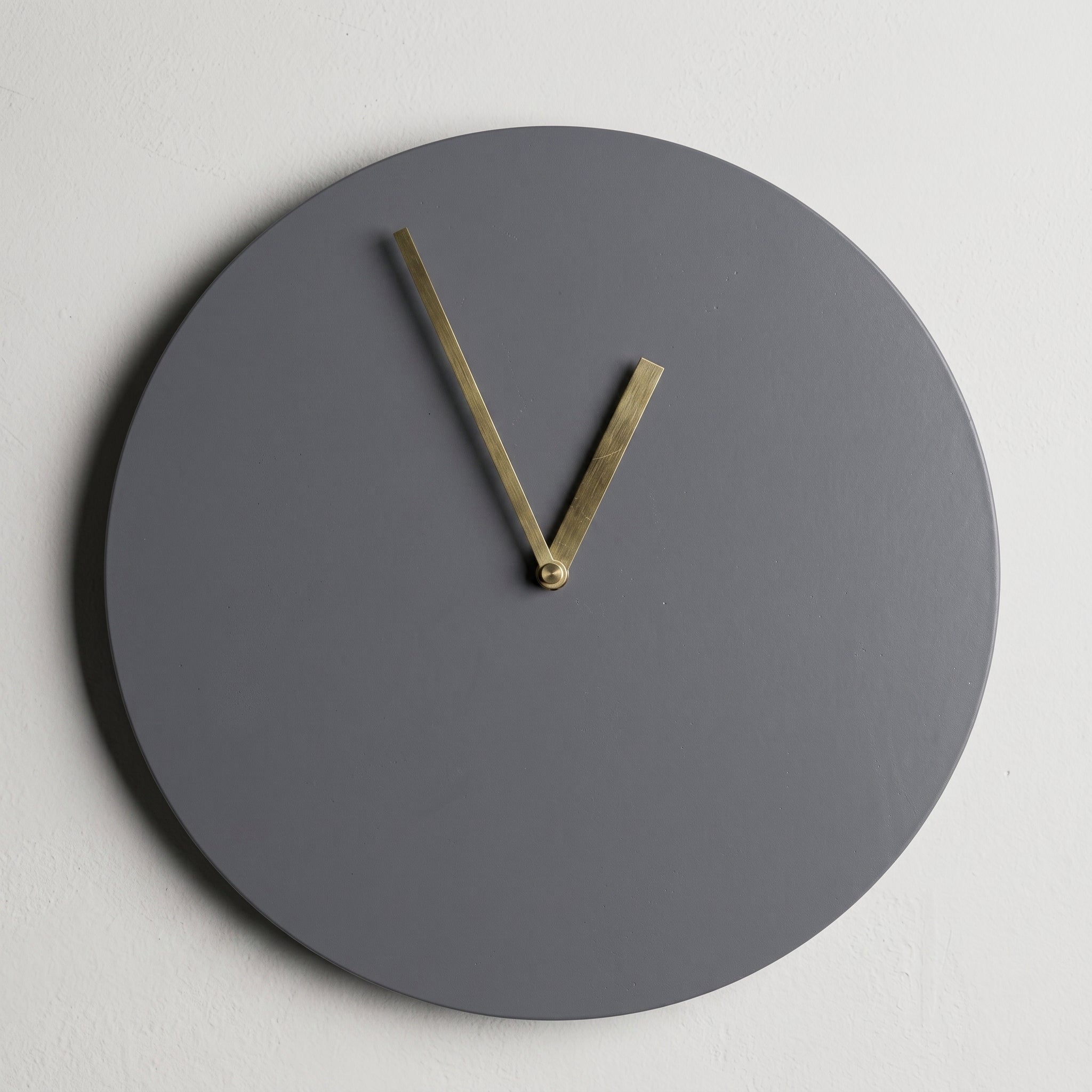Minimalistischer Runder Wanduhr ohne Ziffern - Wanduhr - Grau - Voldeva
