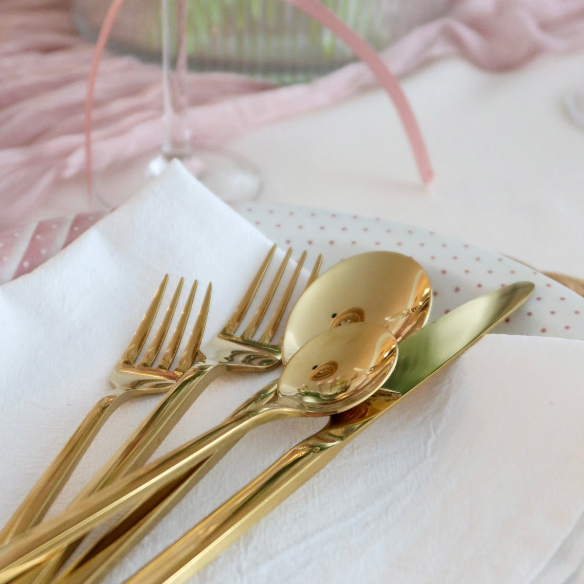 Minimalistisches Edelstahl Besteckset 30 - teilig - Küchenutensilien - Gold - Voldeva